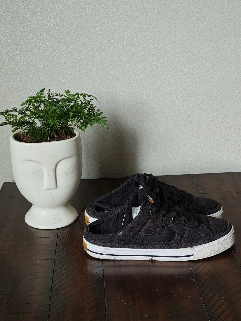 Nike Black Low-Top Canvas Sneakers 7